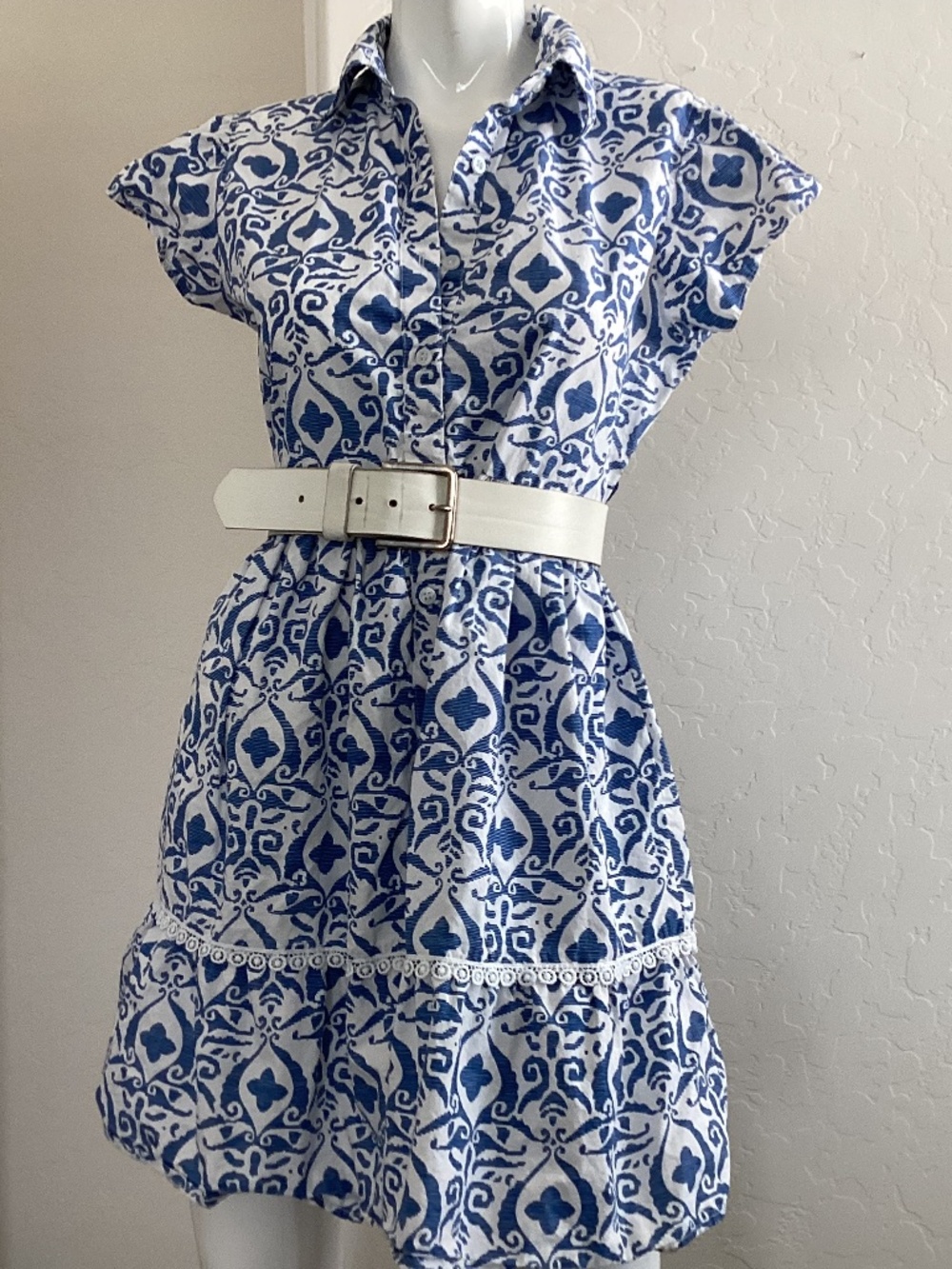 Lapogee, NEW WITHOUT TAGS, size S, button-up, collared, blue/white